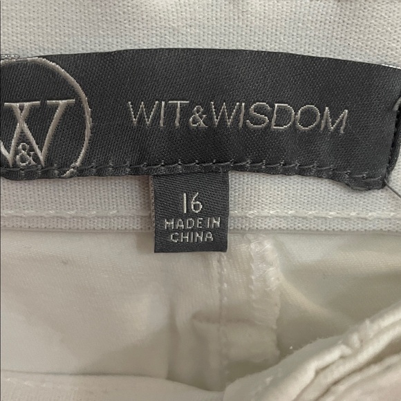 Wit & Wisdom white absolution high rise size 16, 26” inseam Jeans NWT - Picture 2 of 6